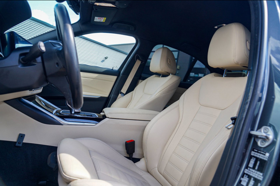 BMW 3-serie 320i High Executive Edition | LED | Luxe Leder | Stoelverwarming | PDC | Cruise control |