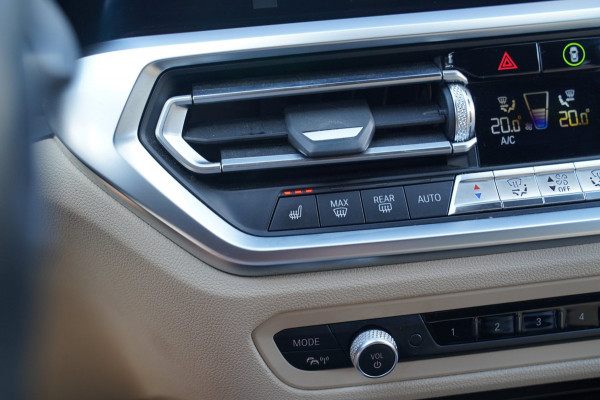 BMW 3-serie 320i High Executive Edition | LED | Luxe Leder | Stoelverwarming | PDC | Cruise control |