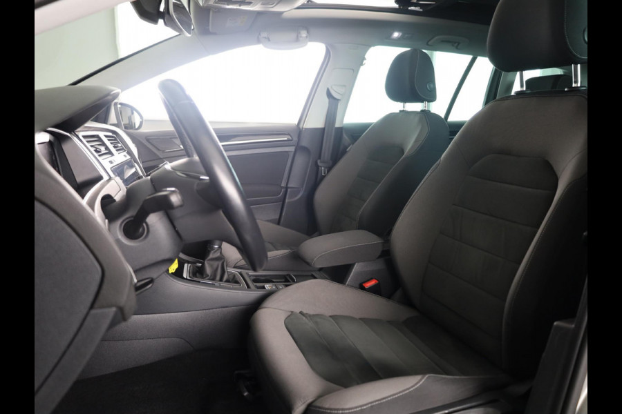 Volkswagen Golf Variant 1.0 TSI Highline 115PK | Panoramadak | Digitaal dashboard | Navigatie | Stoelverwarming