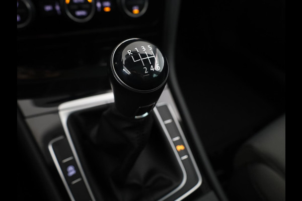 Volkswagen Golf Variant 1.0 TSI Highline 115PK | Panoramadak | Digitaal dashboard | Navigatie | Stoelverwarming