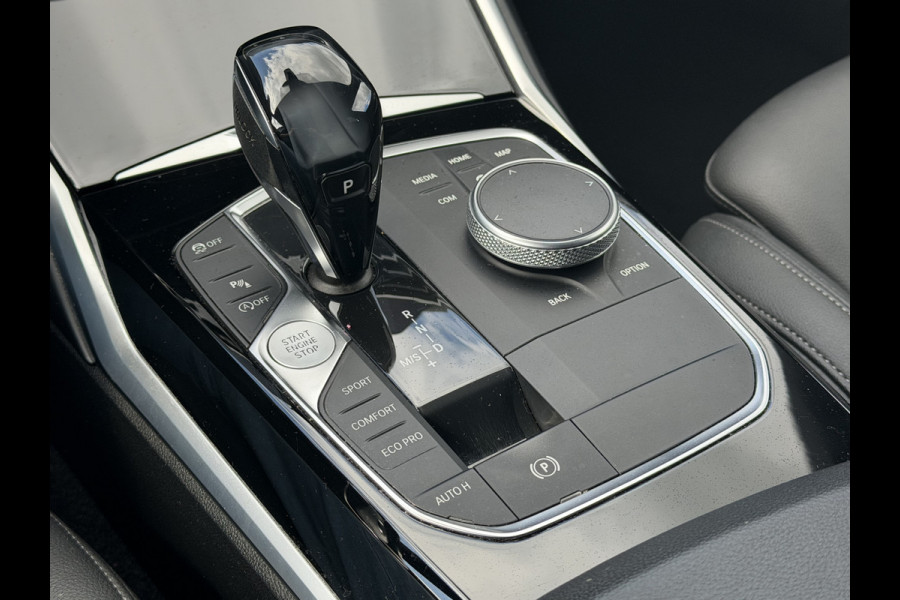 BMW 3-serie 320i Executive Edition 184 PK | Automaat | Navi | Stoelverwarming | Climate | Trekhaak