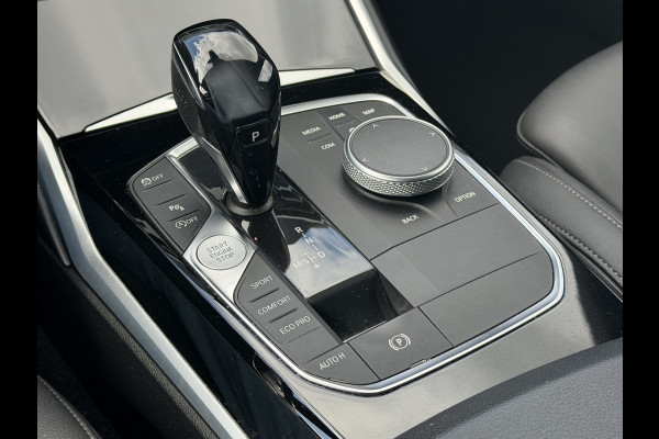 BMW 3-serie 320i Executive Edition 184 PK | Automaat | Navi | Stoelverwarming | Climate | Trekhaak