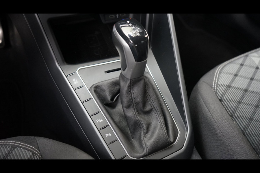 Volkswagen Polo 1.0 TSI R-Line AUTOMAAT |CAMERA|CARPLAY|CLIMA|DAB|IQ LIGHT|NAVIGATIE|VIRTUEEL|STOELVERWARMING