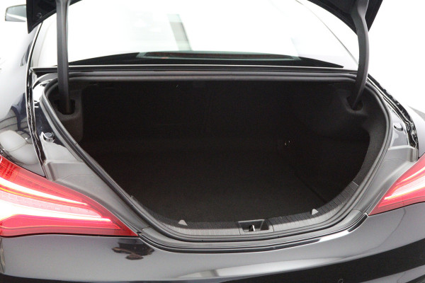 Mercedes-Benz CLA-Klasse 180 123 PK Automaat Ambition AMG-Line, Keyless, Navigatie
