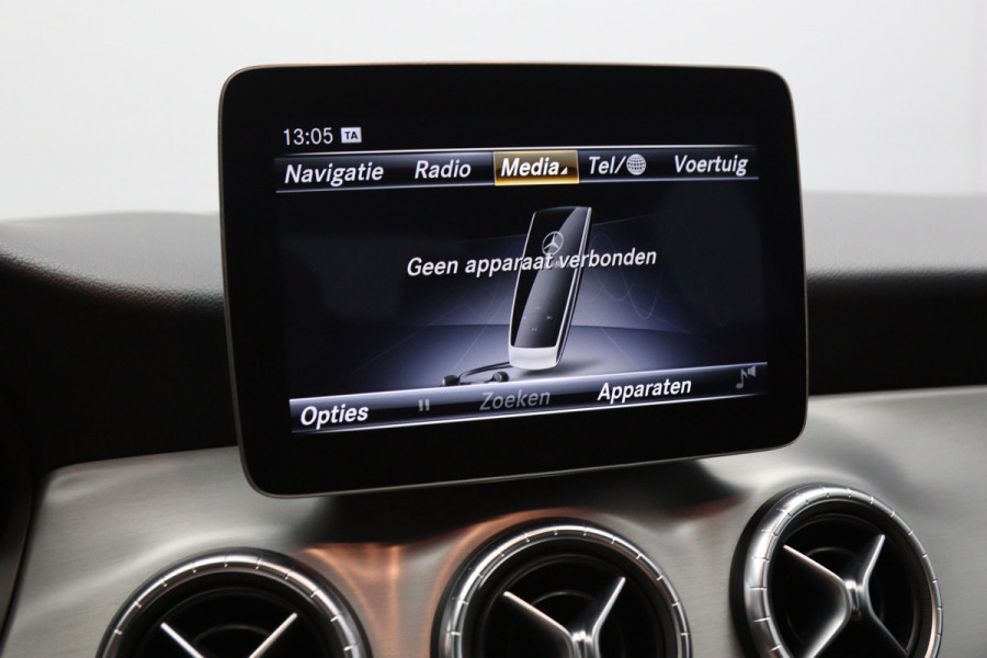 Mercedes-Benz CLA-Klasse 180 123 PK Automaat Ambition AMG-Line, Keyless, Navigatie