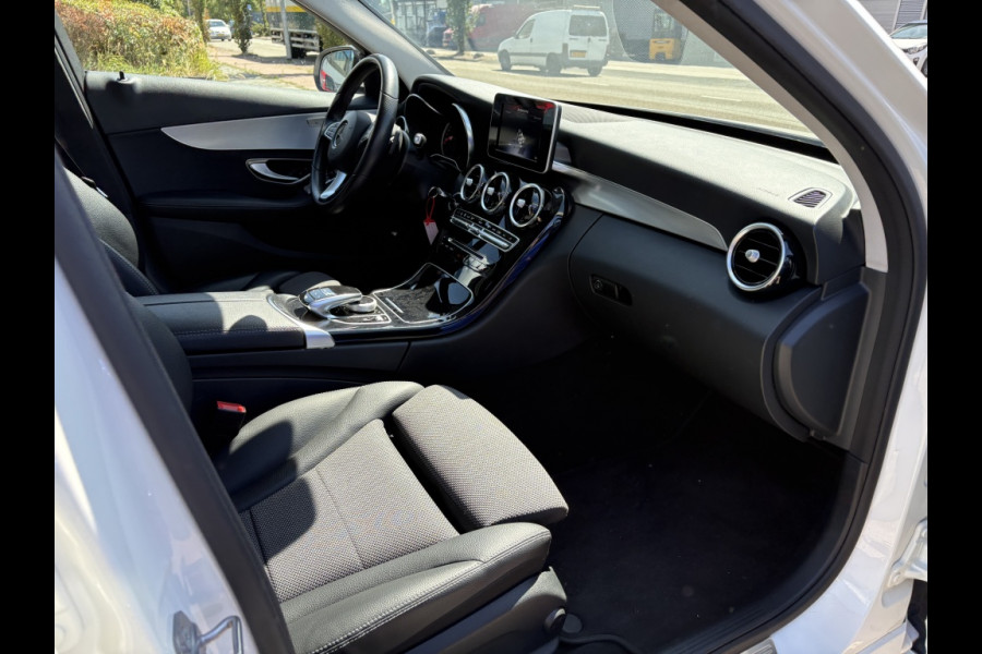 Mercedes-Benz C-Klasse Estate 180 Sport Edition | AMG Styling | Panodak | Trekhaak | Navi | Camera