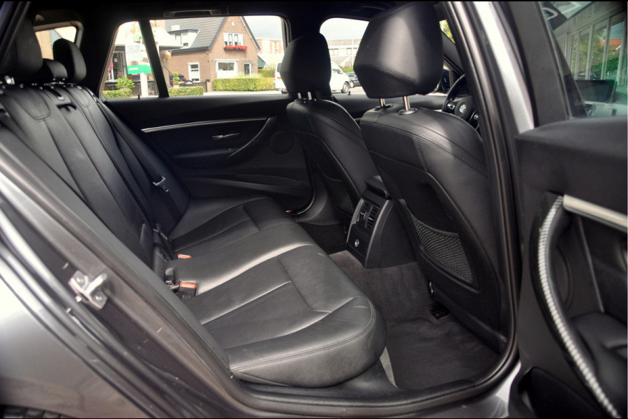 BMW 3 Serie Touring 320i M-Sport Edition | Camera | 19 Inch | 67.000 km!
