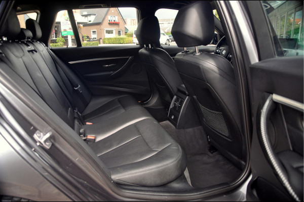 BMW 3 Serie Touring 320i M-Sport Edition | Camera | 19 Inch | 67.000 km!