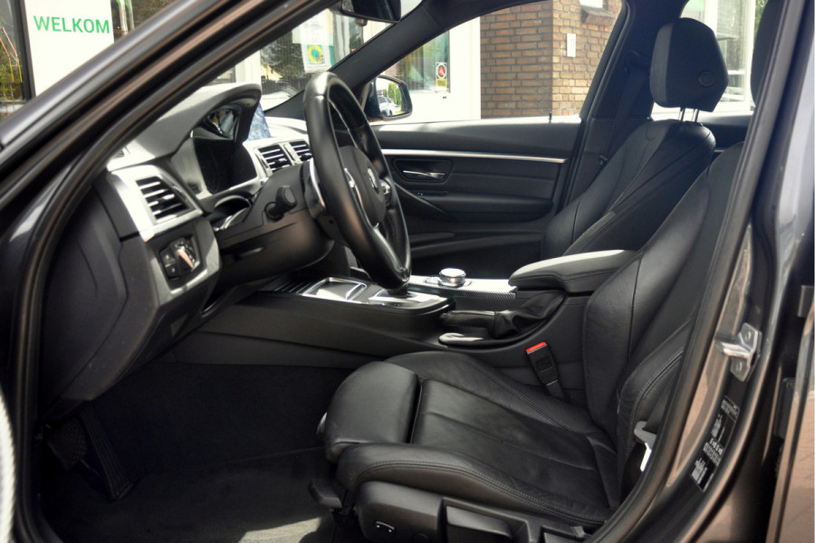 BMW 3 Serie Touring 320i M-Sport Edition | Camera | 19 Inch | 67.000 km!