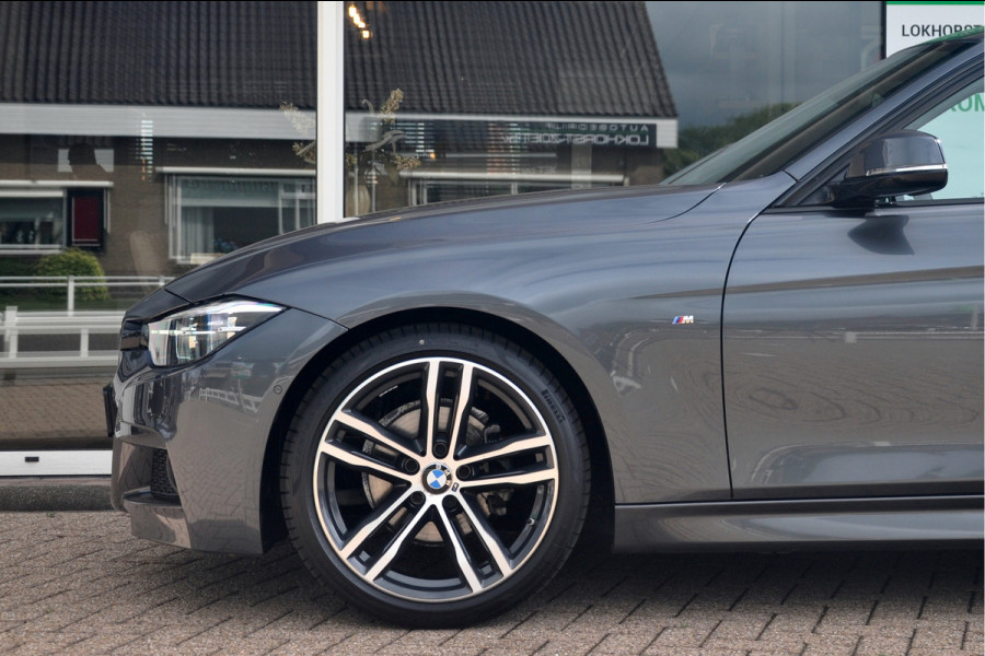 BMW 3 Serie Touring 320i M-Sport Edition | Camera | 19 Inch | 67.000 km!