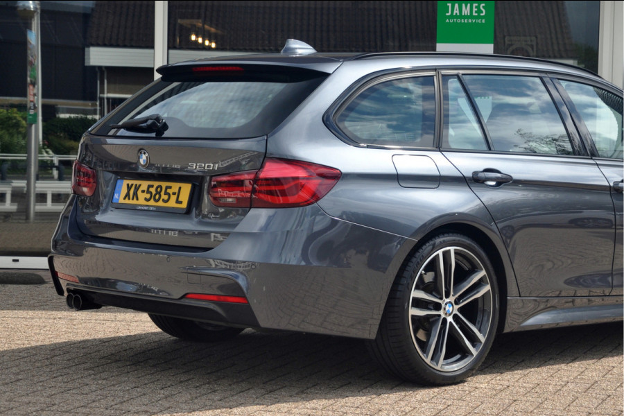 BMW 3 Serie Touring 320i M-Sport Edition | Camera | 19 Inch | 67.000 km!