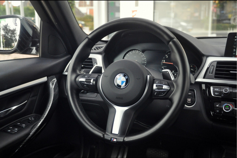 BMW 3 Serie Touring 320i M-Sport Edition | Camera | 19 Inch | 67.000 km!