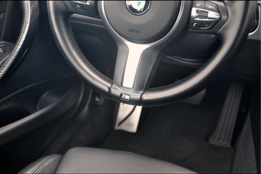 BMW 3 Serie Touring 320i M-Sport Edition | Camera | 19 Inch | 67.000 km!