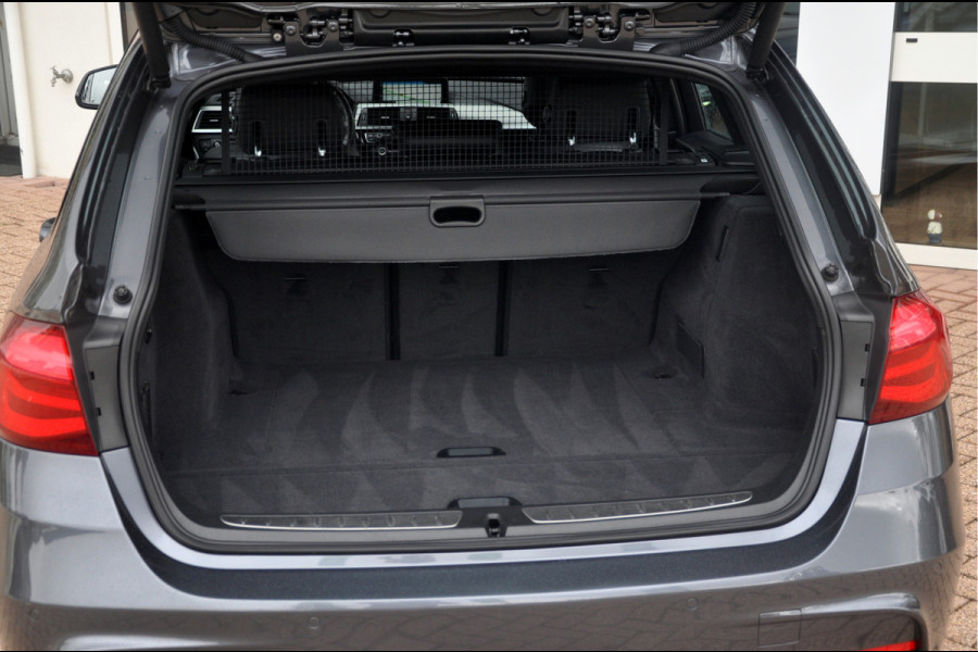 BMW 3 Serie Touring 320i M-Sport Edition | Camera | 19 Inch | 67.000 km!