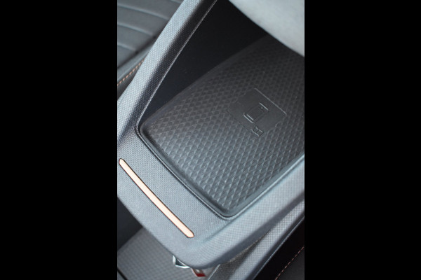 CUPRA Born Business One 62 kWh SOH 93.2% | STOELVERWARMING | CAMERA | NAP | APPLE CARPLAY | ANDROID AUTO