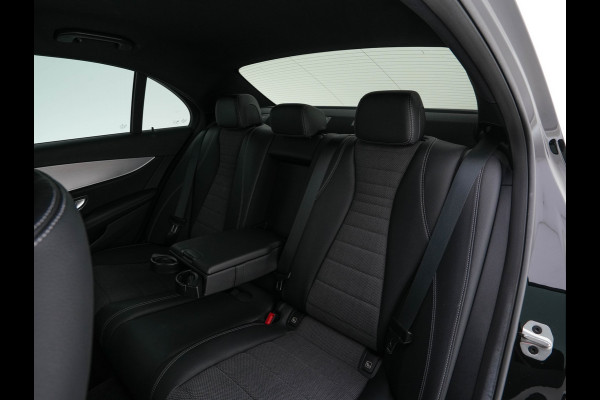 Mercedes-Benz E-Klasse 300 de Exclusive Line (Plug-in) {SoH-96%} (INCL.BTW) Aut. *LEATHER-FABRIC | FULL-LED | AMBIENTLIGHT | CAMERA | WIDESCREEN-DIGI-COCKPIT | NAVI-FULLMAP | HEATED-SPORTSEATS | PRIVACY-GLASS | SHIFTPADDLES | ECC | PDC | CRUISE | 19''ALU*