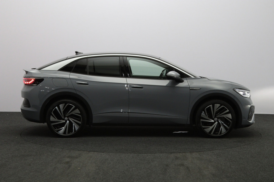 Volkswagen ID.5 Pro 77 kWh 204 PK, SOH 96 %, Panoramadak, Trekhaak, Memory, Massage, Carplay, Winterpakket, 360 Camera