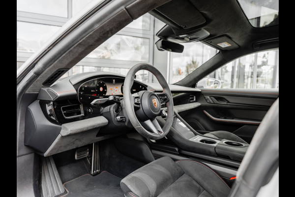 Porsche Taycan Sport Turismo GTS | PANORAMA | SPORT CHRONO | ALCANTARA | BTW