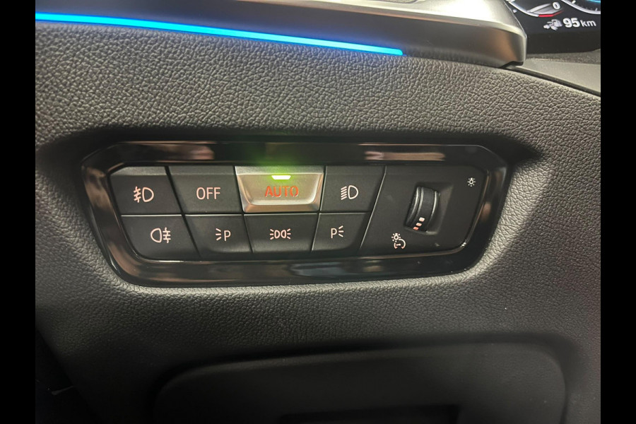 BMW 3 Serie Touring 330e High Executive M-Sport Surround View Camera Adaptieve Cruise Control M Sportremsysteem Parkeersensoren Stuur + stoel verwarming Navigatie Led Keyless Apple Carplay/ Android Auto