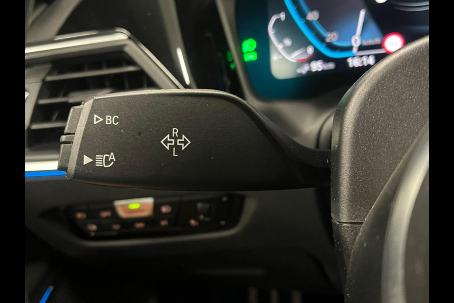 BMW 3 Serie Touring 330e High Executive M-Sport Surround View Camera Adaptieve Cruise Control M Sportremsysteem Parkeersensoren Stuur + stoel verwarming Navigatie Led Keyless Apple Carplay/ Android Auto