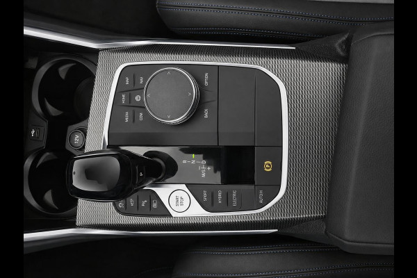 BMW 3 Serie Touring 330e High Executive M-Sport Surround View Camera Adaptieve Cruise Control M Sportremsysteem Parkeersensoren Stuur + stoel verwarming Navigatie Led Keyless Apple Carplay/ Android Auto