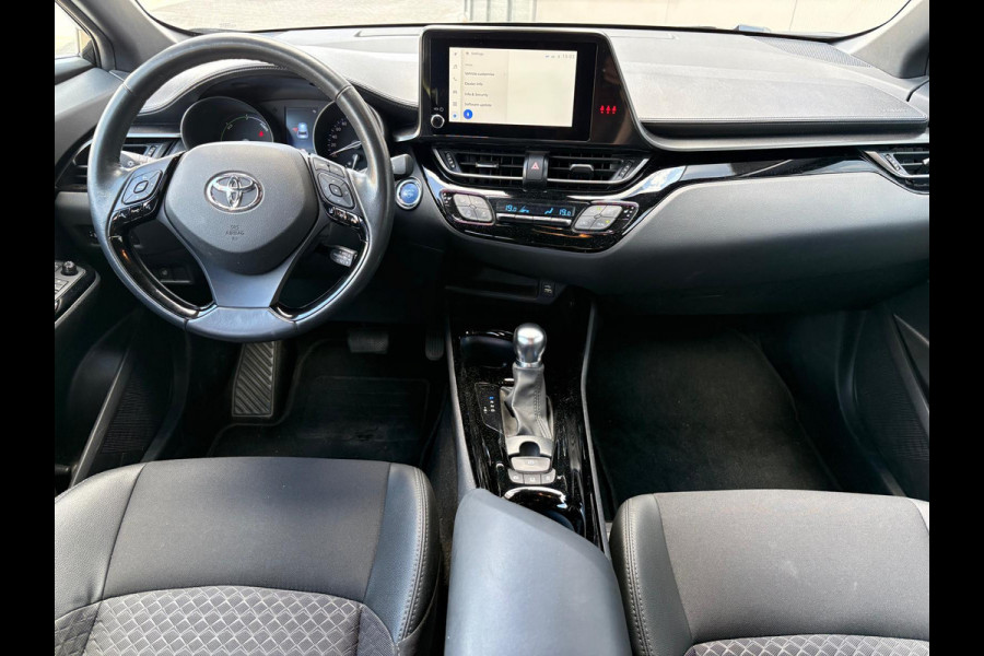 Toyota C-HR 2.0i 184PK Hybrid Dynamic Trekhaak/Navigatie/Camera/Adapt.-cruise/Stoel-stuurverwarming