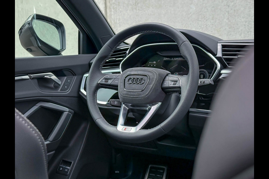 Audi Q3 45TFSI e 245pk S-Tronic Competition S Edition S-Line 1é Eig Audi Exclusive|Pano|Ambiance+|ACC|Black|360°|HD Matrix 3D|RSQ3