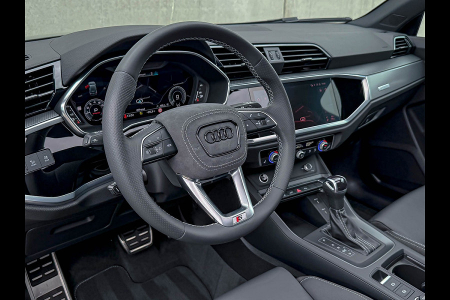 Audi Q3 45TFSI e 245pk S-Tronic Competition S Edition S-Line 1éEig Audi Exclusive|Pano|Ambiance|ACC|Black|Camera|HD Matrix 3D|RSQ3