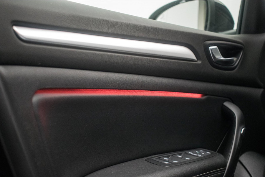 Renault Mégane Estate 1.3 TCe 140PK Techno Automaat NL-auto 1e Eigenaar [ Trekhaak Sfeerlicht Carplay Camera Digital Dashboard ]