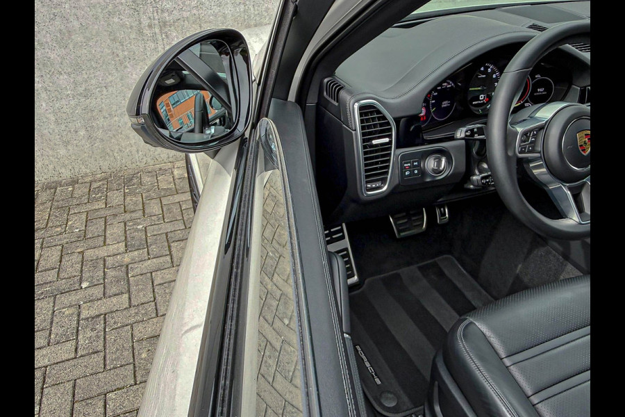Porsche Cayenne Coupé 3.0 E 462PK V6 SportDesign GTS Krijt/Kreide|Pano|HUD|Luchtv.|4-Wiel besturing|360°|ACC|Kuipstoelen|Bose|22''