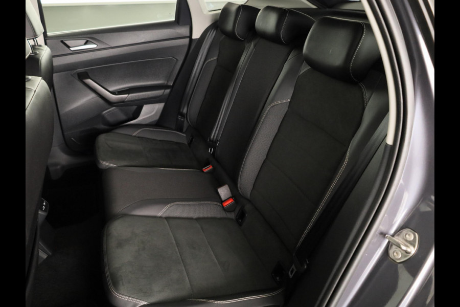 Volkswagen Taigo 1.0 TSI Style 110 pk Automaat (DSG) | Navigatie | Panoramadak | Parkeersensoren (Park assist) | Achteruitrijcamera | Matrix LED |