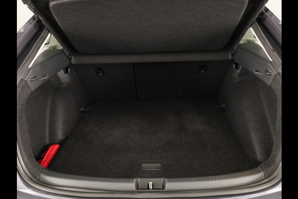 Volkswagen Taigo 1.0 TSI Style 110 pk Automaat (DSG) | Navigatie | Panoramadak | Parkeersensoren (Park assist) | Achteruitrijcamera | Matrix LED |