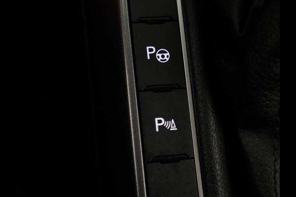 Volkswagen Taigo 1.0 TSI Style 110 pk Automaat (DSG) | Navigatie | Panoramadak | Parkeersensoren (Park assist) | Achteruitrijcamera | Matrix LED |