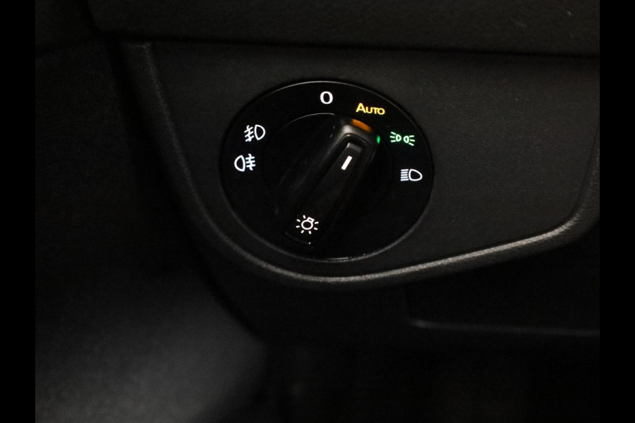 Volkswagen Taigo 1.0 TSI Style 110 pk Automaat (DSG) | Navigatie | Panoramadak | Parkeersensoren (Park assist) | Achteruitrijcamera | Matrix LED |