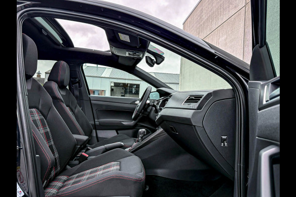 Volkswagen Polo 2.0TSI GTI DSG 200pk 1é Eig|Origineel NL|Panorama dak|LED|Virtual|ACC|GTI Sportstoelen|Keyless|Beats|Carbon|18Inch