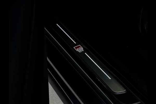 Audi A3 Sportback 40TFSI e 204pk S-Tronic Competition S Edition S-Line Pano|Kuipstoelen+Massage&Memory|Qi|Matrix|ACC|Camera|B&O|S3