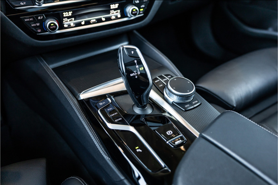 BMW 5 Serie Touring 530i xDrive Business Edition Plus - Origineel NL | M Sport | Panorama | Memory | Stuurverwarming