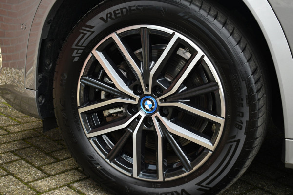 BMW X1 xDrive25e M-Sport ACC HUD E-zetels 360-cam Shadowline