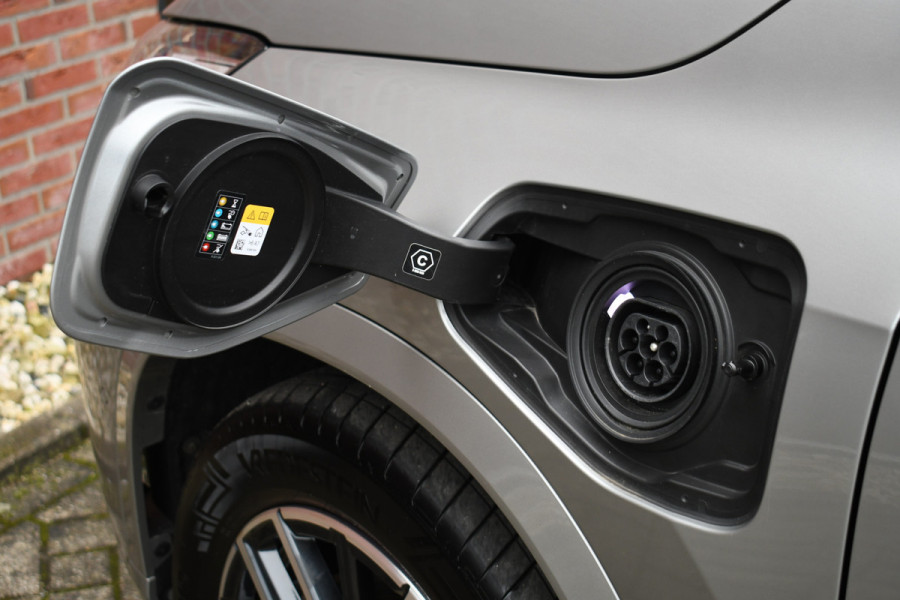 BMW X1 xDrive25e M-Sport ACC HUD E-zetels 360-cam Shadowline