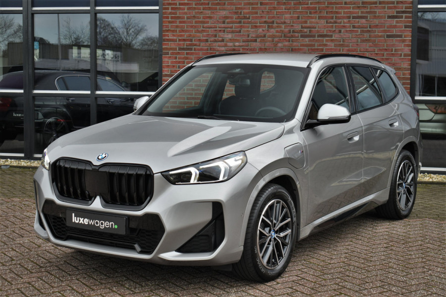 BMW X1 xDrive25e M-Sport ACC HUD E-zetels 360-cam Shadowline