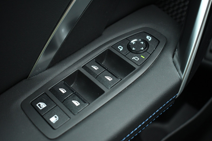 BMW X1 xDrive25e M-Sport ACC HUD E-zetels 360-cam Shadowline