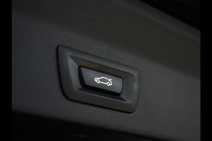 BMW X3 sDrive20i High Executive | Panoramadak | NL-Auto | HiFi | Achteruitrijcamera | Leder | Stoelverwarming