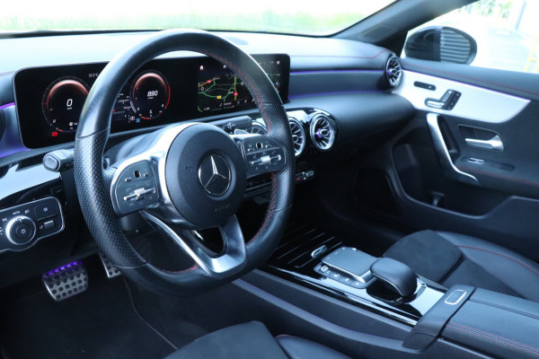 Mercedes-Benz CLA-Klasse 200 AMG |PANO|SFEERVERLICHTING|MEMORY|CAMERA|SFEER!