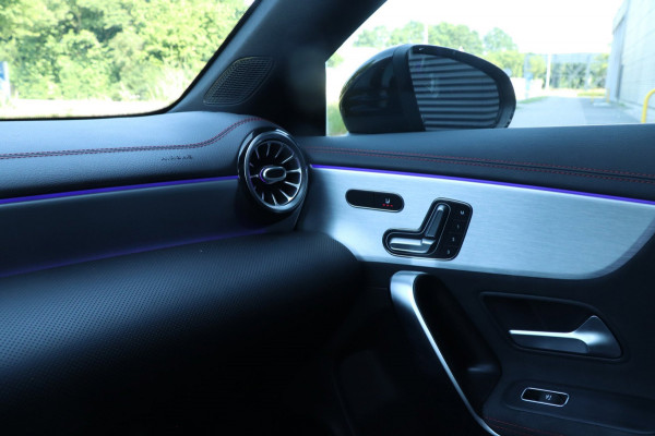 Mercedes-Benz CLA-Klasse 200 AMG |PANO|SFEERVERLICHTING|MEMORY|CAMERA|SFEER!
