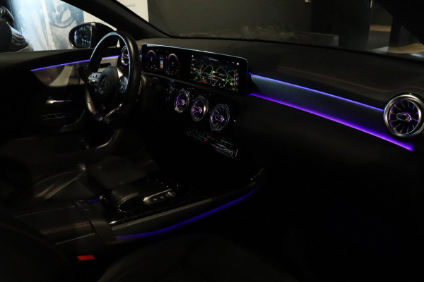 Mercedes-Benz CLA-Klasse 200 AMG |PANO|SFEERVERLICHTING|MEMORY|CAMERA|SFEER!