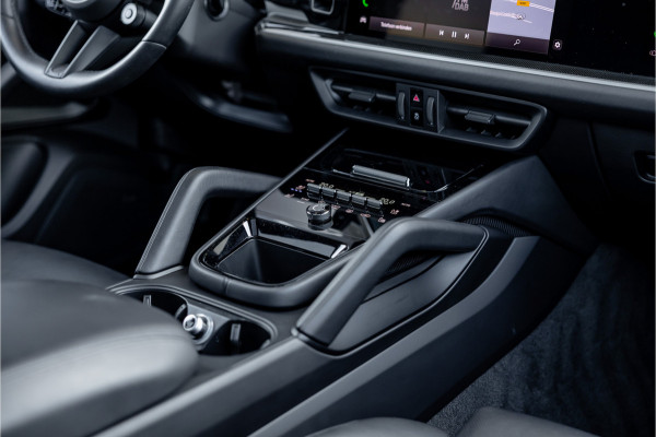 Porsche Cayenne Coupé 3.0 S E-Hybrid - Origineel NL | Panorama | Passenger Display | Achterasbesturing | Stoelkoeling