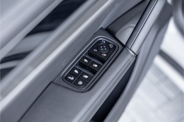 Porsche Cayenne Coupé 3.0 S E-Hybrid - Origineel NL | Panorama | Passenger Display | Achterasbesturing | Stoelkoeling