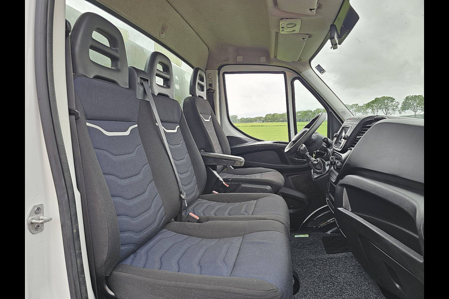 Iveco Daily 35C14V kipper, kist, airco, trekhaak, 162 dkm.