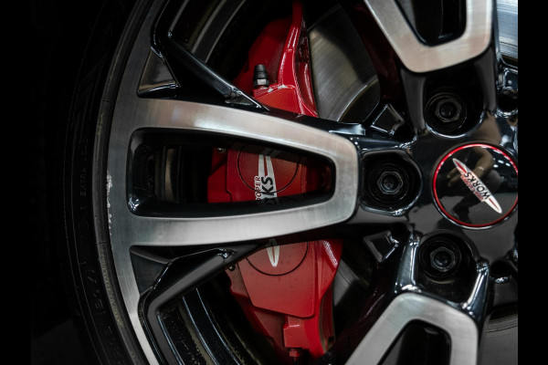 MINI Clubman 2.0 JCW ALL4 John Cooper Works | JCW | Rood dak | Sportstoelen | Stoelverwarming | Head-Up |