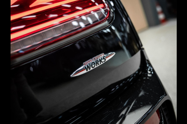 MINI Clubman 2.0 JCW ALL4 John Cooper Works | JCW | Rood dak | Sportstoelen | Stoelverwarming | Head-Up |
